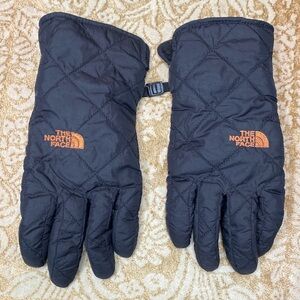 The north face 🌹 stunning black gloves with copper glitter rare colored emblem